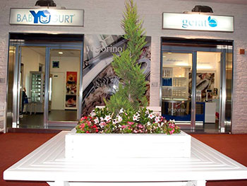 Esterni Yogorino Yogurteria gelateria a Marina di Gioiosa Ionica